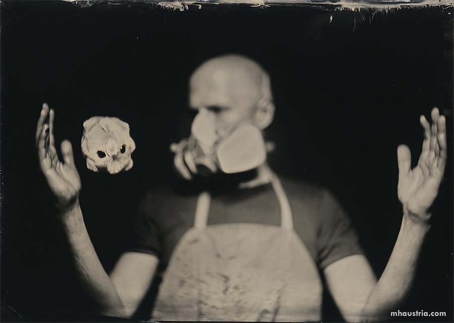  Virus – an animation made of tintypes